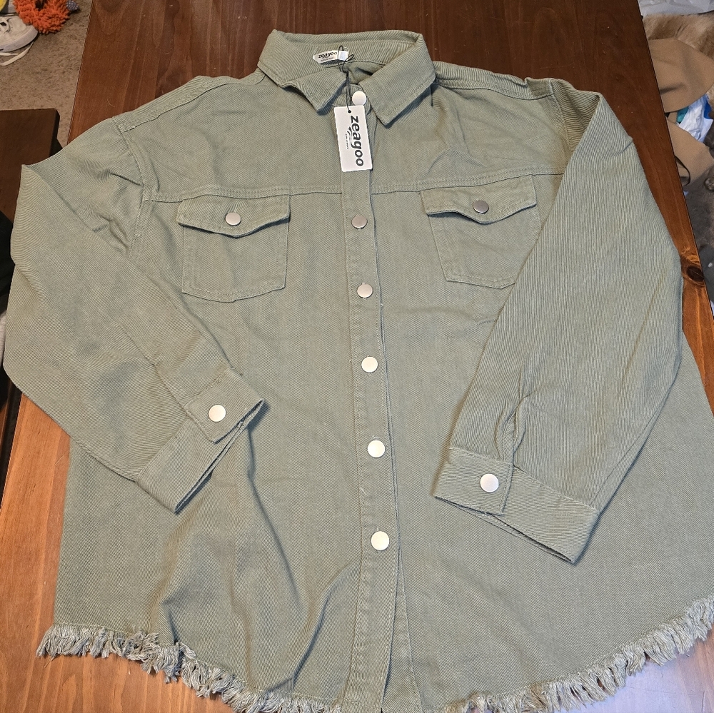 Zeagoo NWT Olive Green Button-Up Denim Jean Jacket Fringe Hem Large